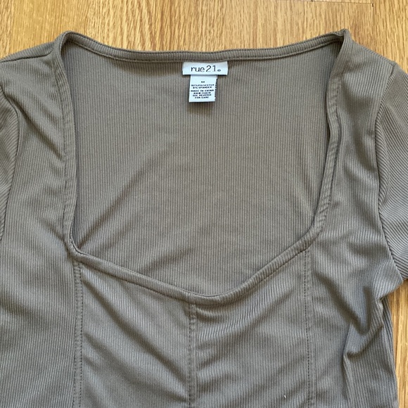 Tan/Light Grey Crop Top - Picture 3 of 4